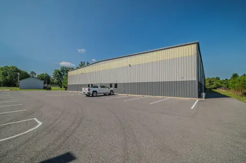 Clear-Span Industrial Flex Space