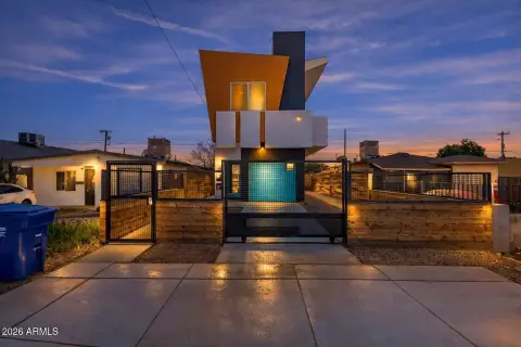 Modern Duplex Near Downtown Phoenix