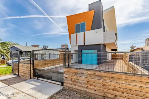 Modern Duplex Near Downtown Phoenix