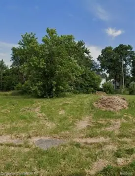 Detroit Land in Garden District