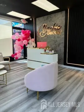 Full Service Salon in Edison