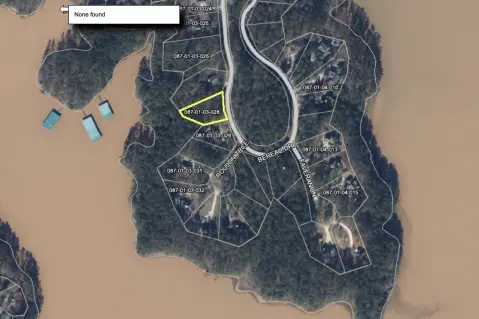 Lakefront Lot in Savannah Lakes