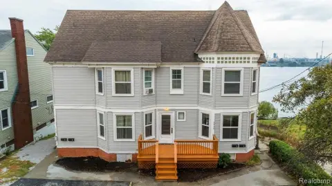 4-Unit Riverfront Quadplex