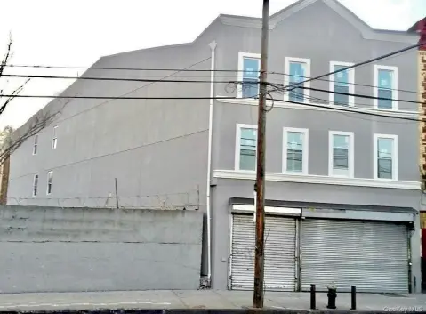 3-Unit Mixed-Use Building