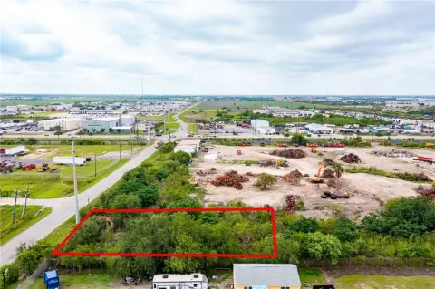 Versatile Commercial/Industrial Opportunity in Corpus