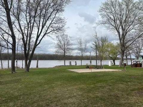 Mississippi River Frontage Land