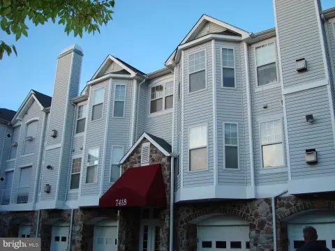 Condominium with Garage