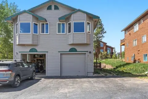 Three-Bedroom Mountain Home