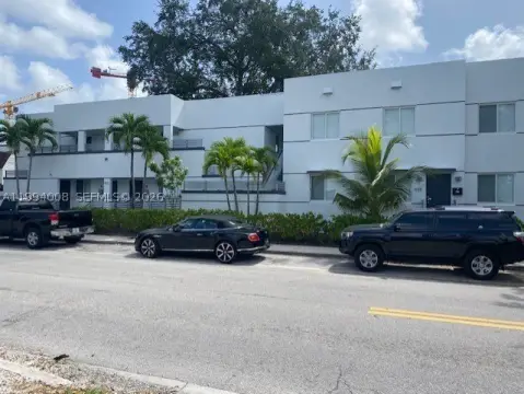 Remodeled 6-Unit Apartment Building