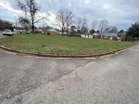 Ready-to-Build Corner Lot