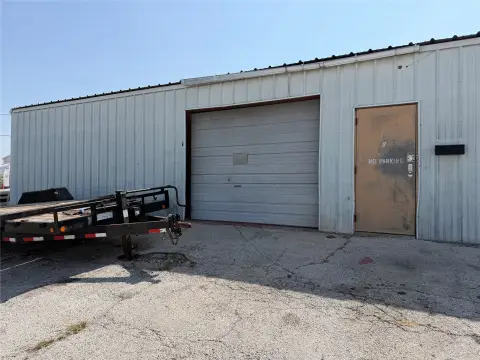 Flex Space with Shop Area