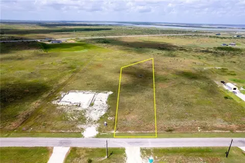 Spacious Land in Sunset Bay