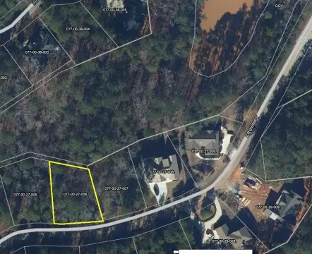 Interior Lot Near the Lake