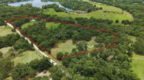 Fully Fenced Agricultural Land