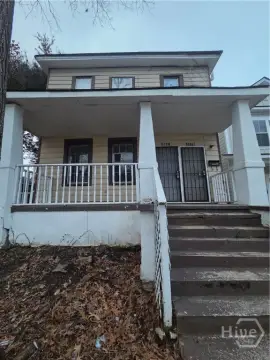 Savannah Duplex Near Downtown