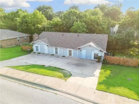 Updated Duplex with Fenced Yards