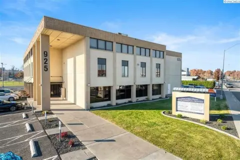 Ground-Level Office Units