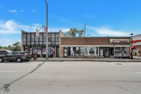 Multi-Tenant Mixed-Use Building