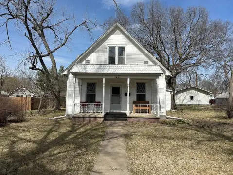 Detached 1.5-Story Home with Two Garages
