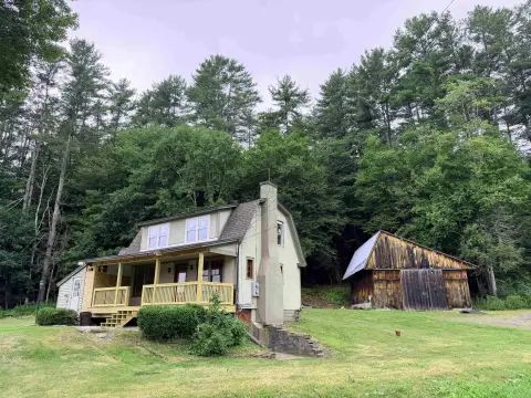 Mixed-Use Property with Workshop Barn