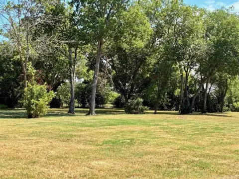Residential Land in Westworth Village