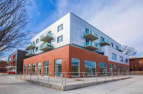 Prime Retail Space in Flushing