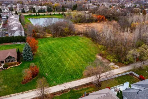 Residential Land in Aurora, IL
