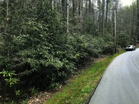 Land in Whisper Lake, Sapphire