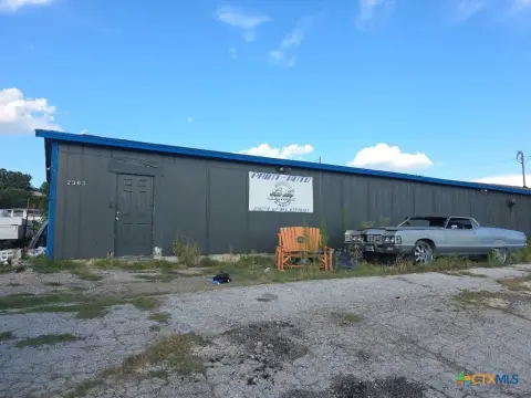 Automotive Property with Garage Building