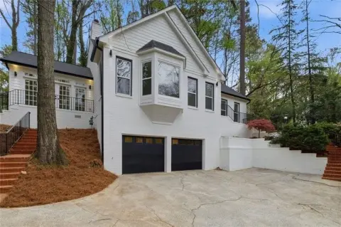 Renovated Riverside Residence, Atlanta