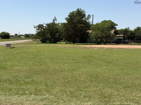 Electra, TX: Versatile Open Lots
