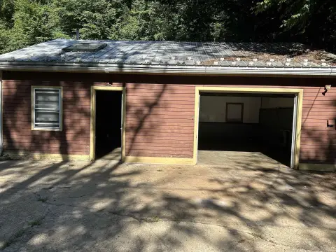 Heated Flex Space With Garage