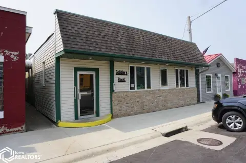 Restaurant and Bar With Patio