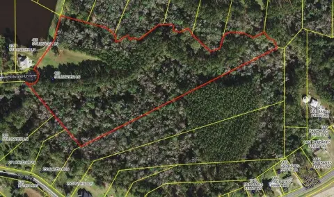 Havana Land with Lake View