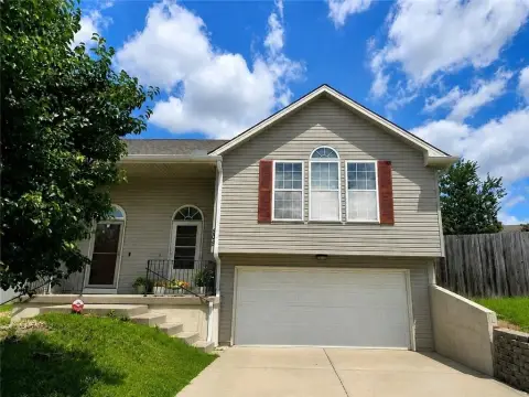 Duplex with Finished Lower Level