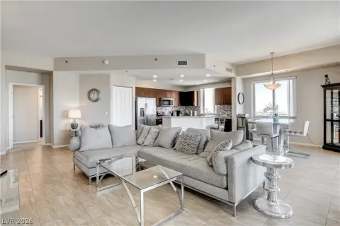 Las Vegas High-Rise Condo