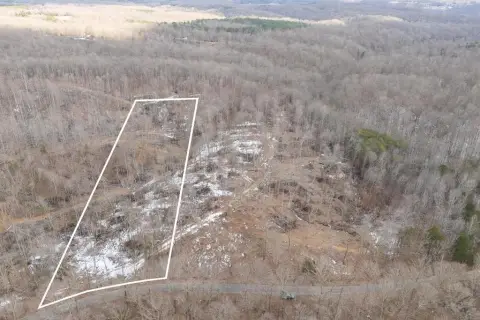 Unrestricted Land Near Center Hill