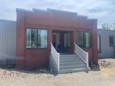 Flex Space with Large Overhead Door