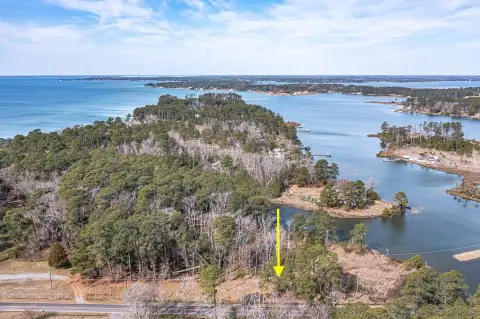 Land Near Community Dock