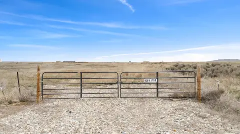 Shoshone, ID - Fenced Land