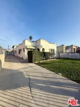Updated Triplex in Park Mesa