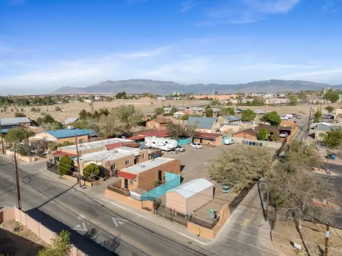 8-Unit Apartment Community