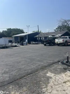 Automotive Property with Shop