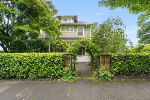 Historic Craftsman Mixed-Use Property