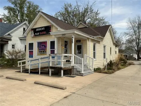 Carlinville Commercial Property on Route 4