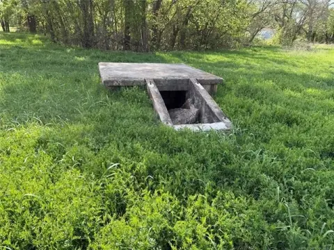 Land in Davis, Oklahoma