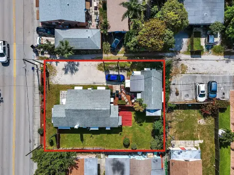 Duplex With Detached Cottage