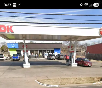 DK Convenience and Gas Store