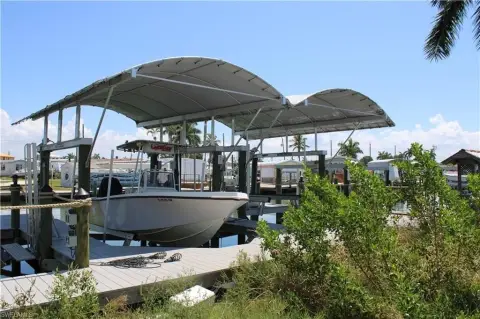 Gulf-Access Waterfront Dock Lot
