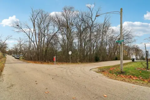 Round Lake Beach Land Bundle